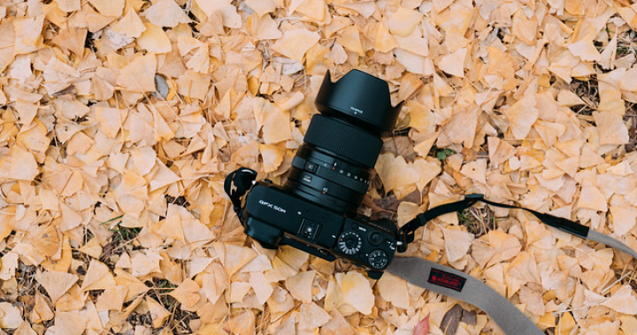 悠然自在的巡遊：Fujifilm GFX 50R